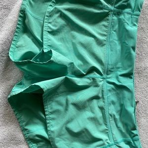 Lululemon Speed Up Shorts 2.5, size 6. Aqua teal?